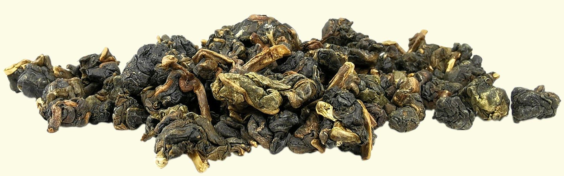 Avec ses feuilles roulées d'un aspect bien plus sombre que les autres thés de la gamme, le thé Oolong #19 Tong Ting est destiné à être infusé plusieurs fois de suite pour apprécier l'évolution de son goût & de ses arômes jusqu'au déploiement complet des feuilles.